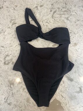 Sz M Aerie Women’s Black One-Piece Cutout Swimsuit